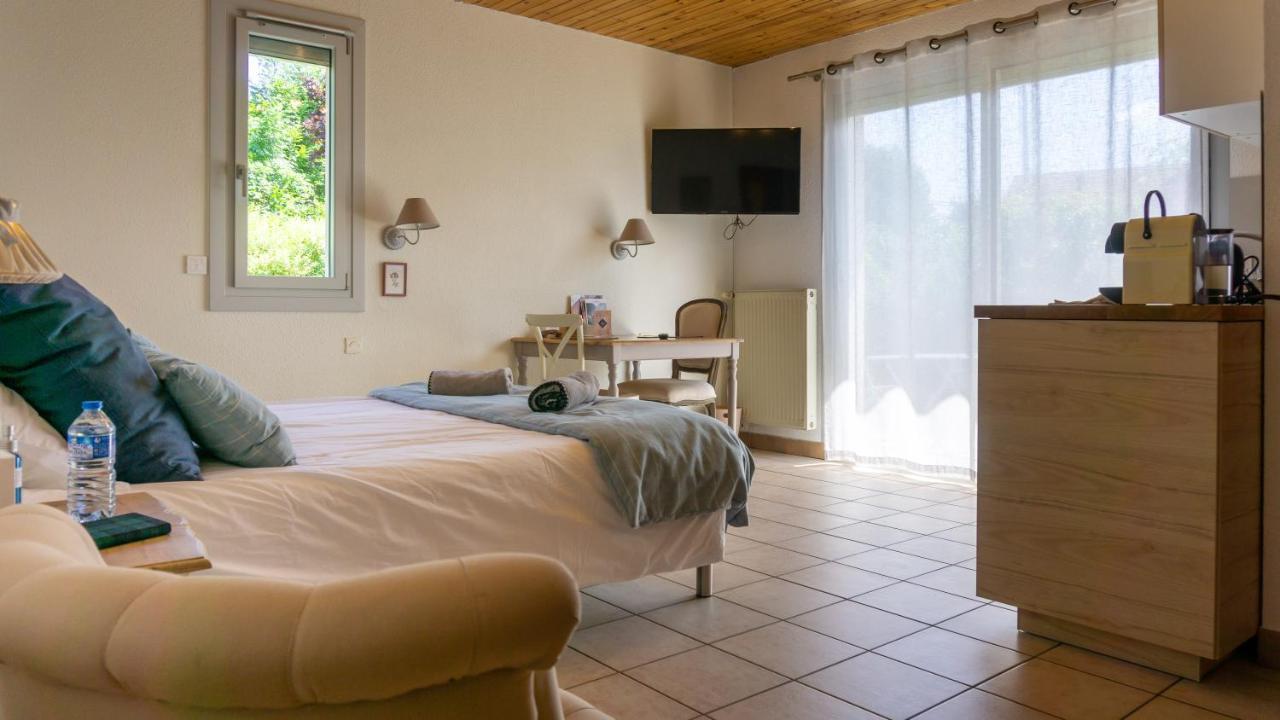 "La Combe Fleurie" Appartements & Chambres Saint-Bonnet-en-Champsaur Exterior foto