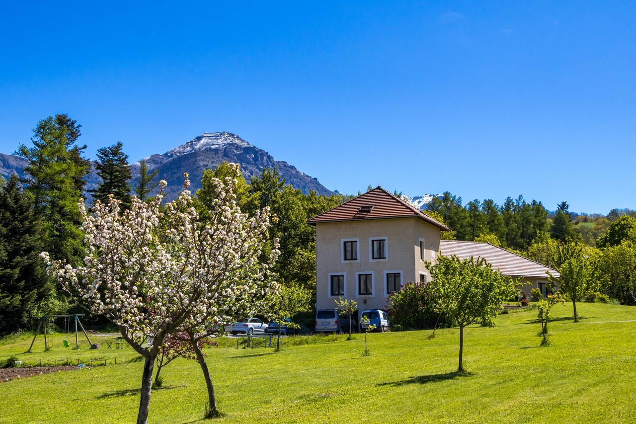 "La Combe Fleurie" Appartements & Chambres Saint-Bonnet-en-Champsaur Exterior foto